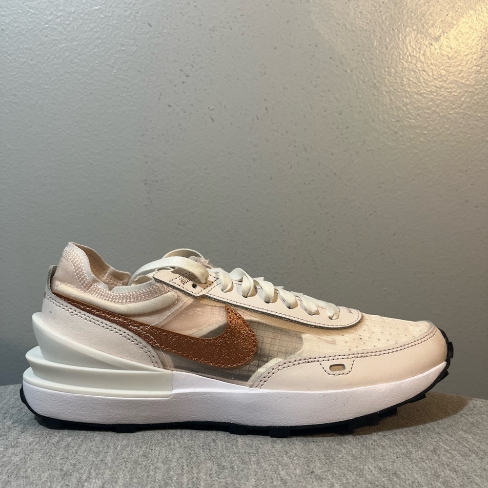Nike Waffle One ESS Light Soft Pink Athletic Women’s Shoe Size 8 (FB1298 600)​​​ - Picture 2 of 11